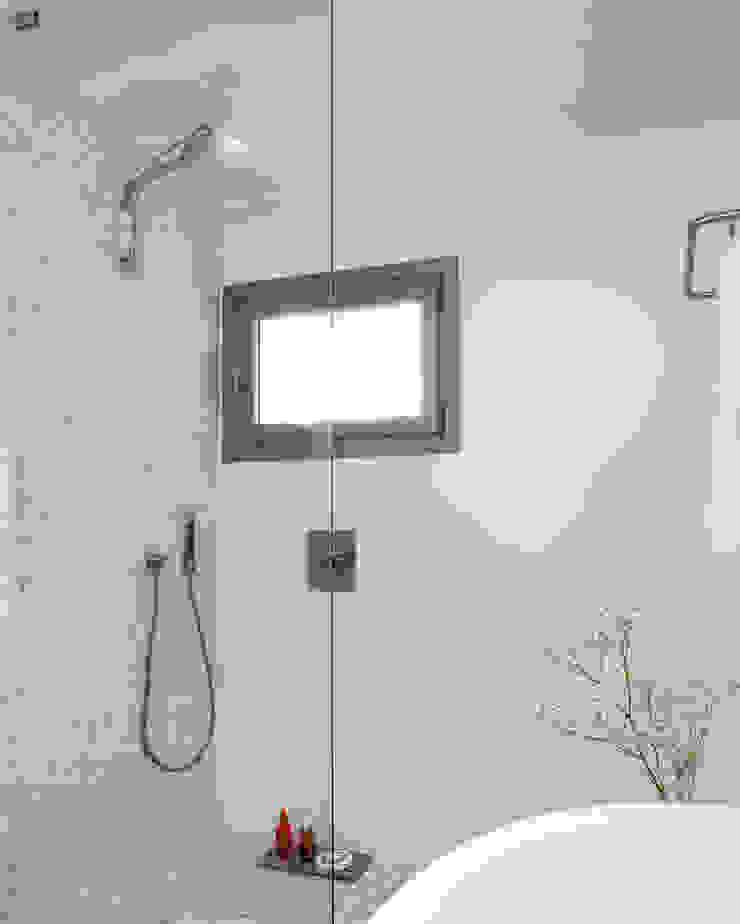 House at Andratx Casas de banho minimalistas por Octavio Mestre Arquitectos Minimalista