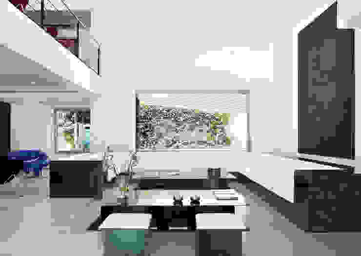 House at Andratx Salas de estar minimalistas por Octavio Mestre Arquitectos Minimalista