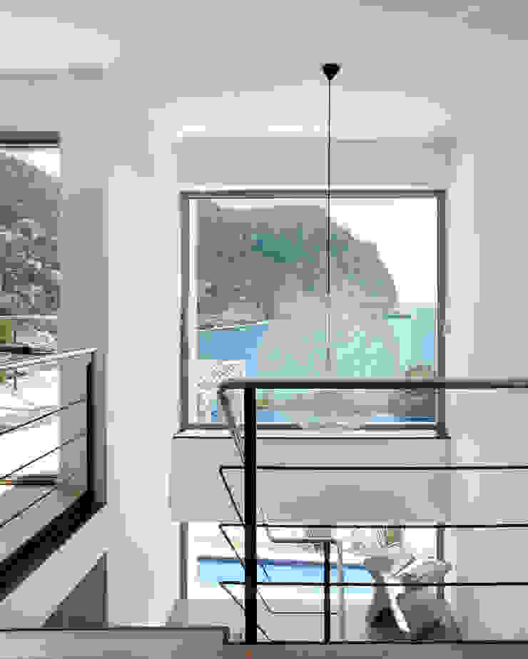 House at Andratx Corredores, halls e escadas minimalistas por Octavio Mestre Arquitectos Minimalista