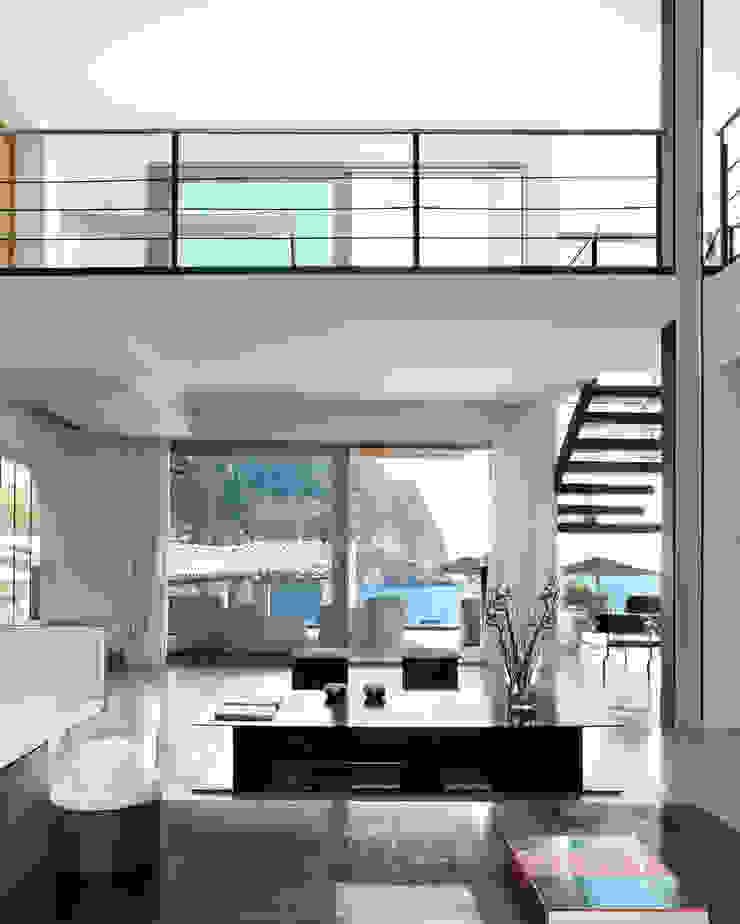 House at Andratx Salas de estar minimalistas por Octavio Mestre Arquitectos Minimalista