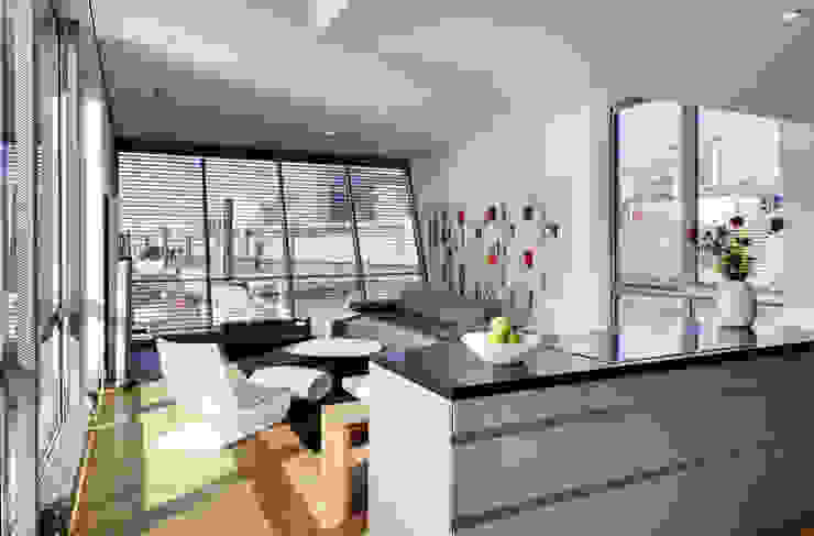 FLOATING HOMES Salas de estilo ecléctico