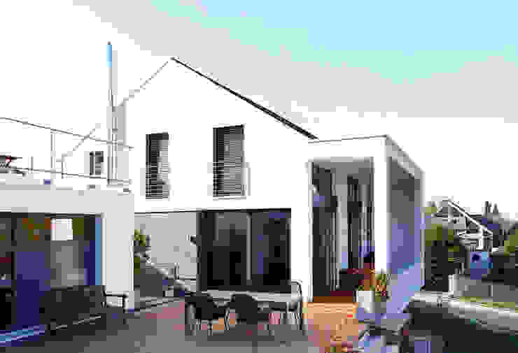homify Modern houses
