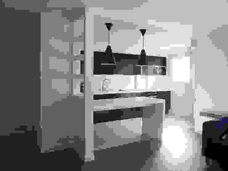Cuisine épurée et contemporaine à Châtillon Delphine Gaillard Decoration Cuisine moderne Biens,Meubles,Robinet,Couler,Immeuble,Bois,Design d&#39;intérieur,Maison,Ébénisterie,Entrée