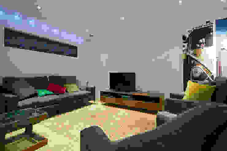 The Edge Boutique Modern Ltd Moderne Wohnzimmer