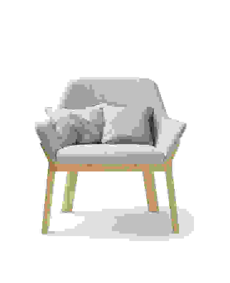 Koila Lounge Armchair homify Living room Sofas & armchairs