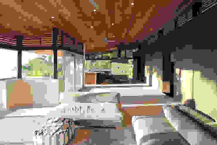 PAVONES SURF LODGE Filippo Ratini architetti Soggiorno moderno