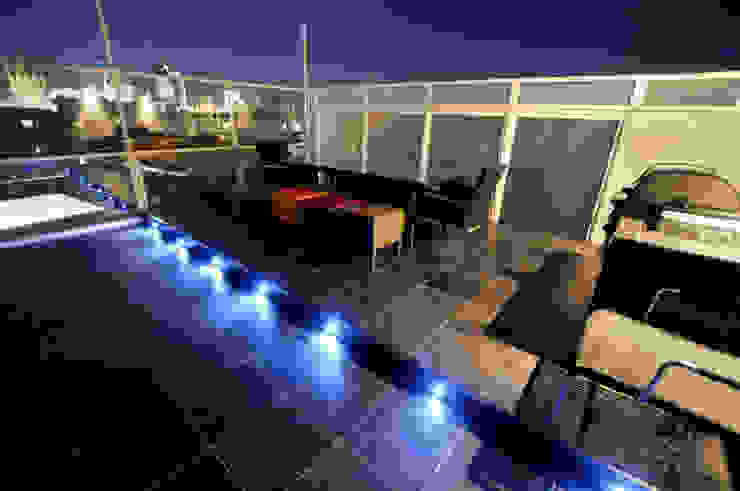 Southbank, London Varandas, marquises e terraços modernos por Urban Roof Gardens Moderno