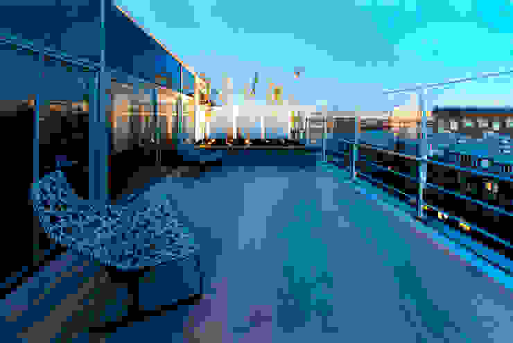 Southbank, London Varandas, marquises e terraços modernos por Urban Roof Gardens Moderno