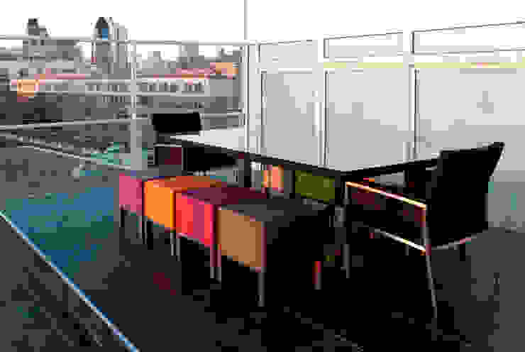 Southbank, London, Urban Roof Gardens Urban Roof Gardens Modern balcony, veranda & terrace