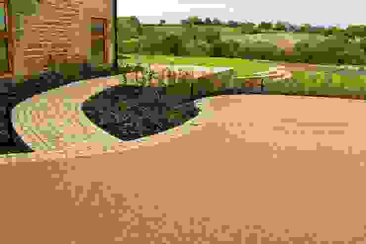 Barn Conversion The Pebble Mill Rustic style garage/shed