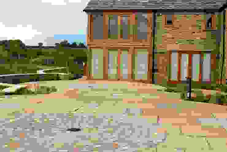 Barn Conversion The Pebble Mill Rustic style garage/shed