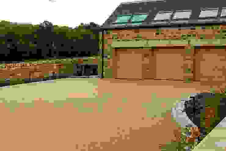 Barn Conversion The Pebble Mill Rustic style garage/shed