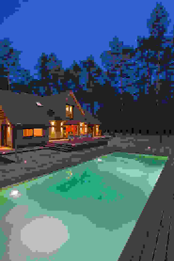 Maison ossature bois, blackStones blackStones Piscine moderne