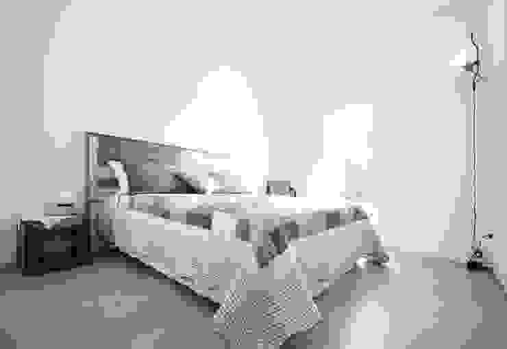 house studio: living workshop francesco valentini architetto Спальня