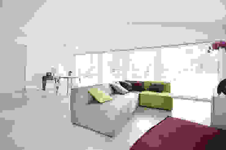 house studio: living workshop francesco valentini architetto Вітальня