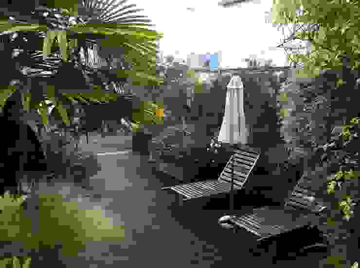 Garden In The Sky Giardino in stile industriale di Cool Gardens Landscaping Industrial