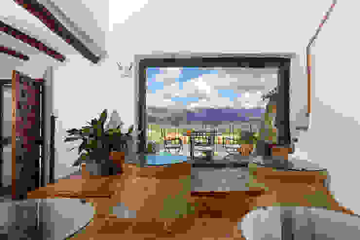 Espacios y Luz Fotografía Balcones y terrazas rústicos