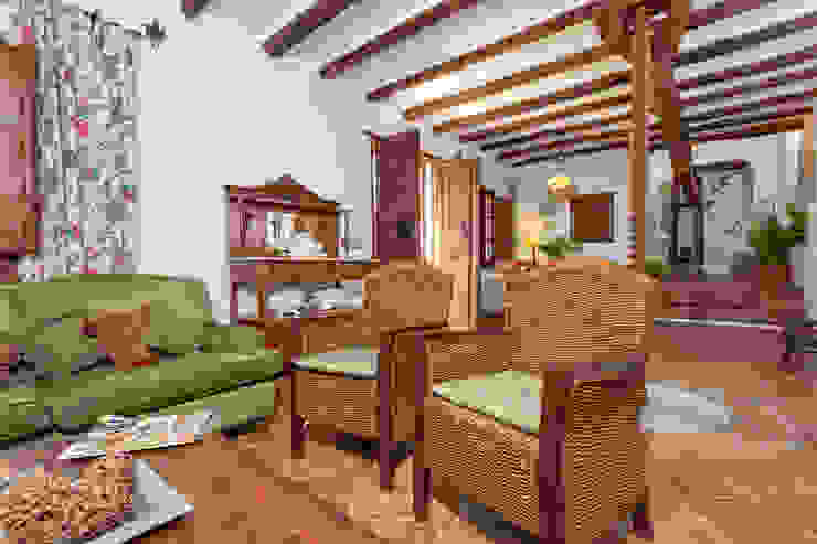 Espacios y Luz Fotografía Salones rústicos rústicos