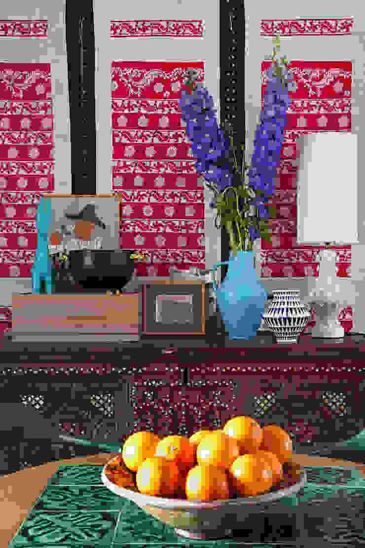 Salas de jantar mediterrânicas por Casa Josephine Mediterrânico