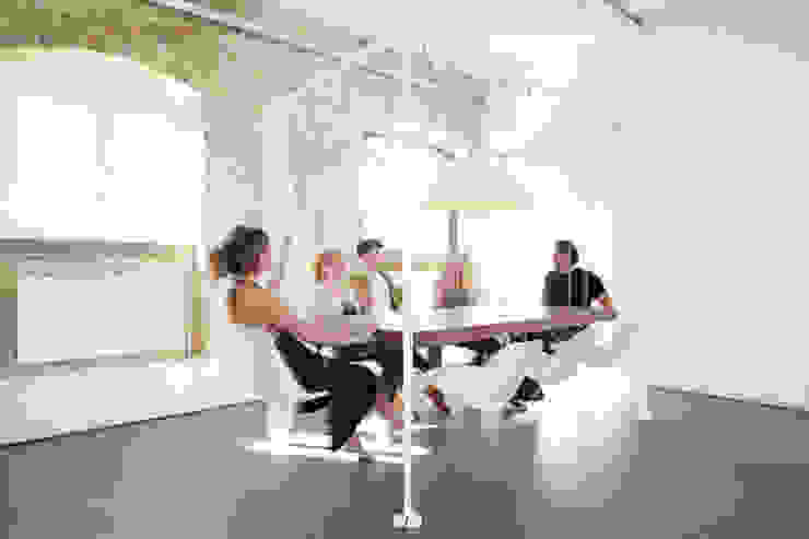 Swing Table 8 person Duffy London