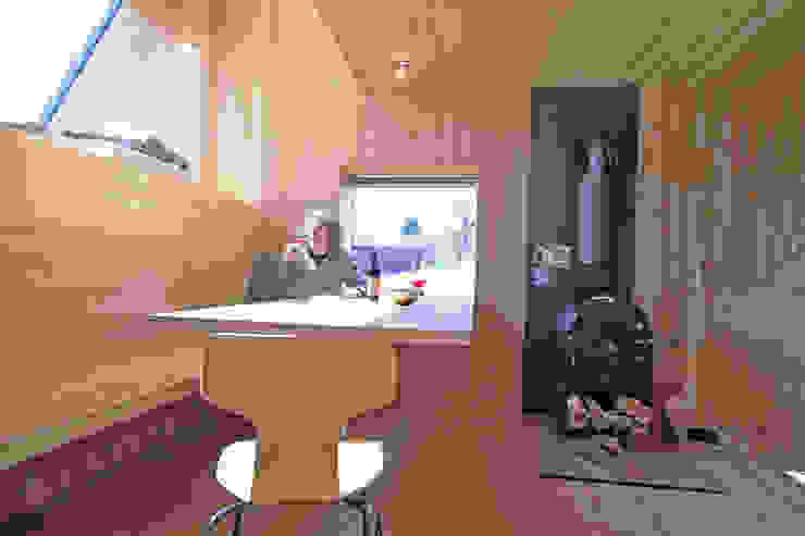 Aberjung Design Agency Comedores de estilo moderno