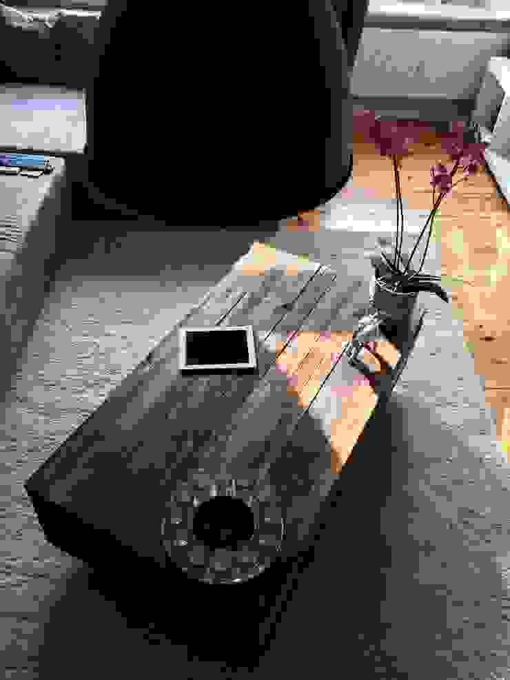 Couchtisch aus Massivholz im Vintage-Industrielook-Design von !SCHAICH