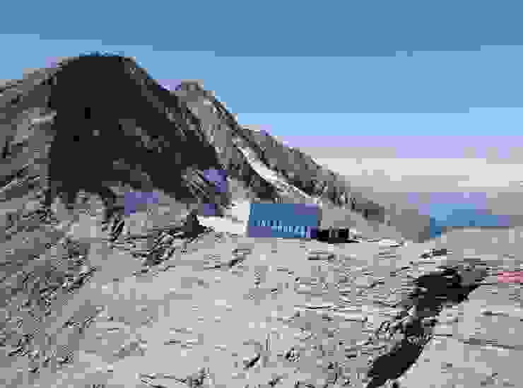 New mountain hut at Tracuit savioz fabrizzi architectes Proyectos comerciales