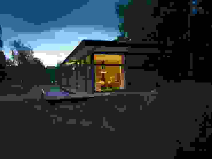 Sommerhaus PIU 65 von SOMMERHAUS PIU - YES WE WOOD Skandinavisch Holz Holznachbildung