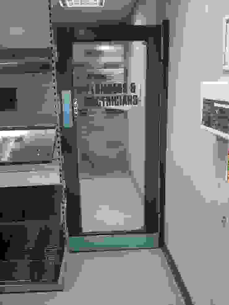 Commercial Shopfitting Painter Of Distinction