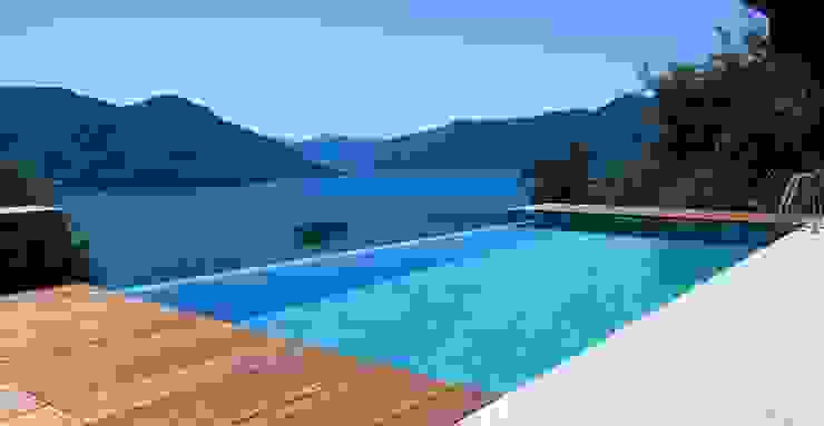 Varandas, marquises e terraços modernos por Aldo Rampazzi Studio di Architettura Moderno