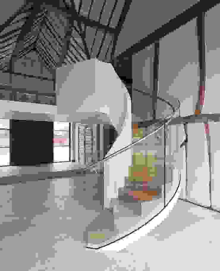 modern oleh EeStairs | Stairs and balustrades, Modern