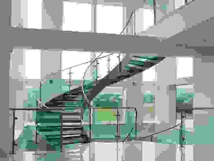 modern oleh EeStairs | Stairs and balustrades, Modern