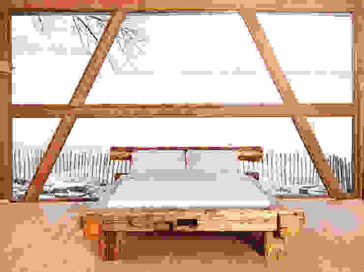 Rustikales Bett aus alten Dachbalken, edictum - UNIKAT MOBILIAR edictum - UNIKAT MOBILIAR Rustikale Schlafzimmer Betten und Kopfteile
