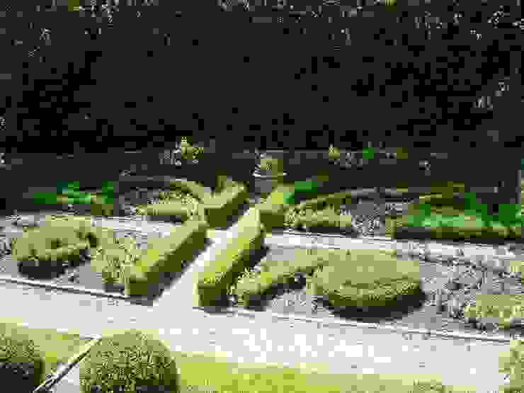 Heavenly Planting Garden design ideas by Cool Gardens Landscaping