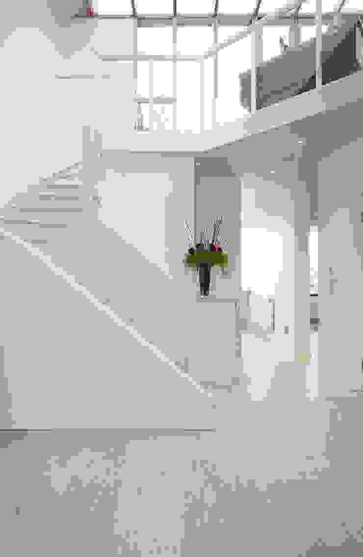 Parliament Hill Interior Design, Hampstead, London, Residence Interior Design Ltd Residence Interior Design Ltd Scandinavian style corridor, hallway& stairs