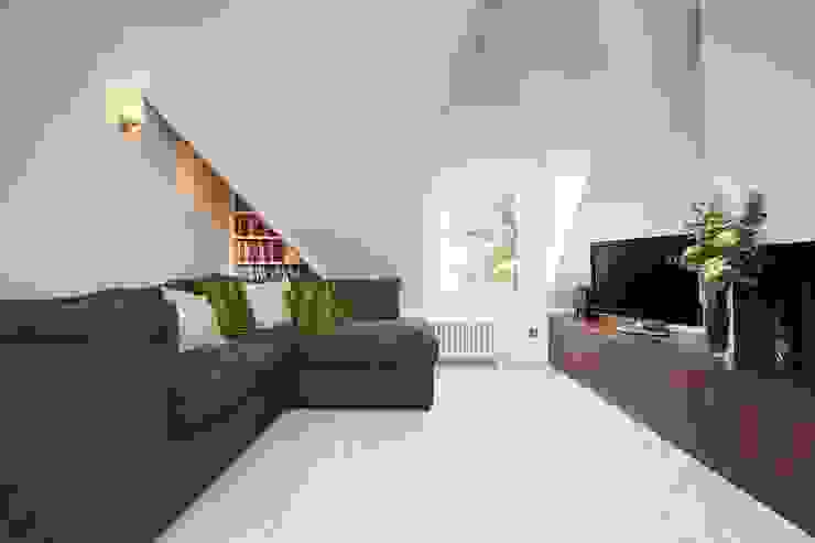 Parliament Hill Interior Design, Hampstead, London Scandinavian style living room by Residence Interior Design Ltd Scandinavian