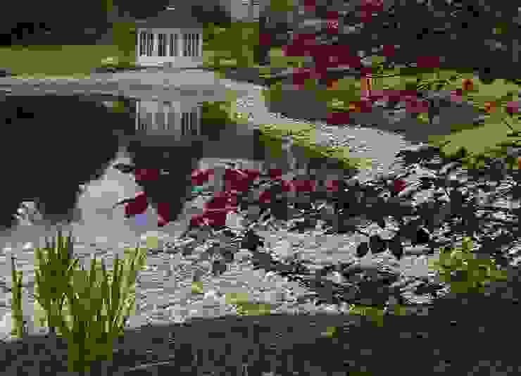 "By the waters edge", Kevin Cooper Garden Design Kevin Cooper Garden Design Garten im Landhausstil