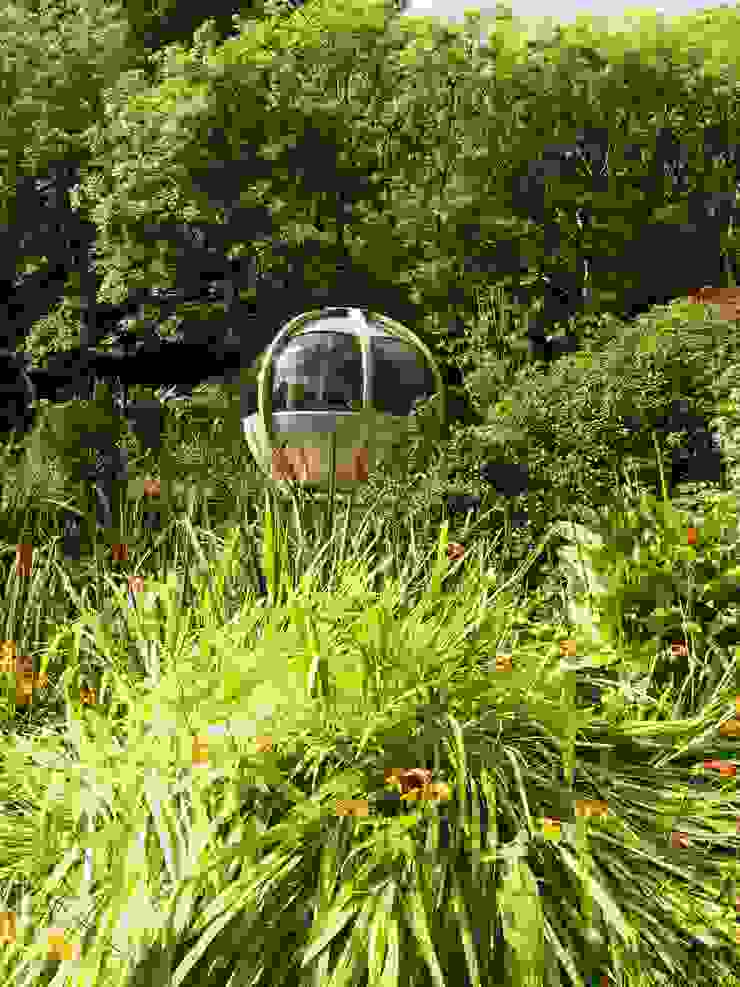 The "Sphere" has landed, Kevin Cooper Garden Design Kevin Cooper Garden Design Modern garden