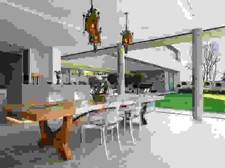 House 01, Hyde Park Salas de jantar modernas por Daffonchio & Associates Architects Moderno