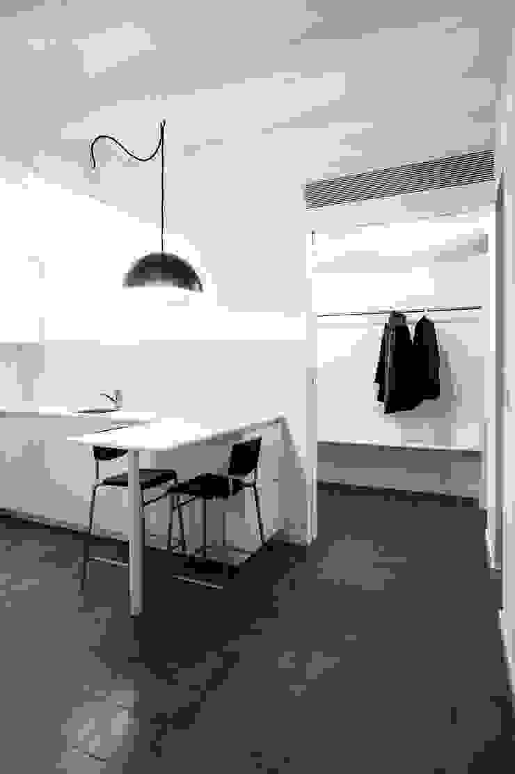 UMBAU EINER ECKWOHNUNG IM GOTISCHEN VIERTEL VON BARCELONA M2ARQUITECTURA Moderne Häuser