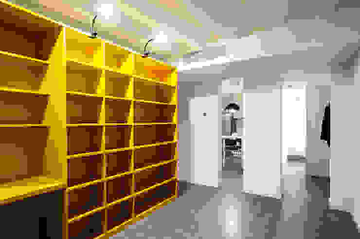 UMBAU EINER ECKWOHNUNG IM GOTISCHEN VIERTEL VON BARCELONA M2ARQUITECTURA Moderne Häuser