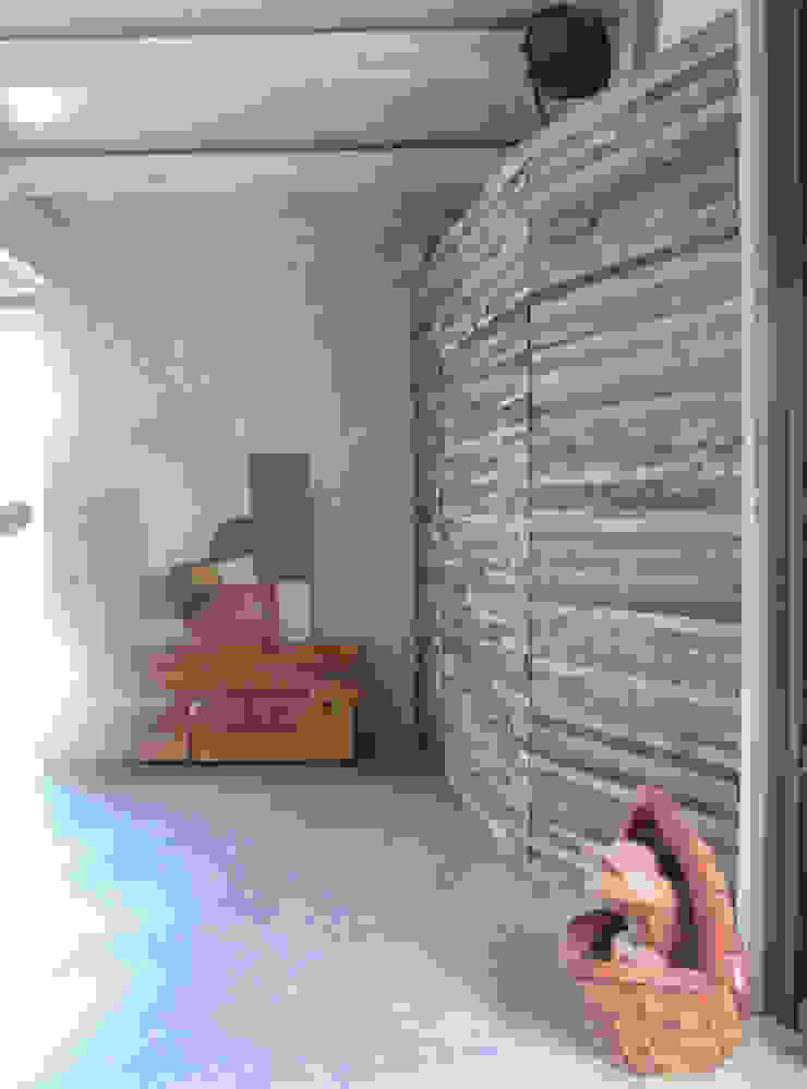 Margarete (Architetti Anselmi S. e Crucianelli E.) Industrial style houses