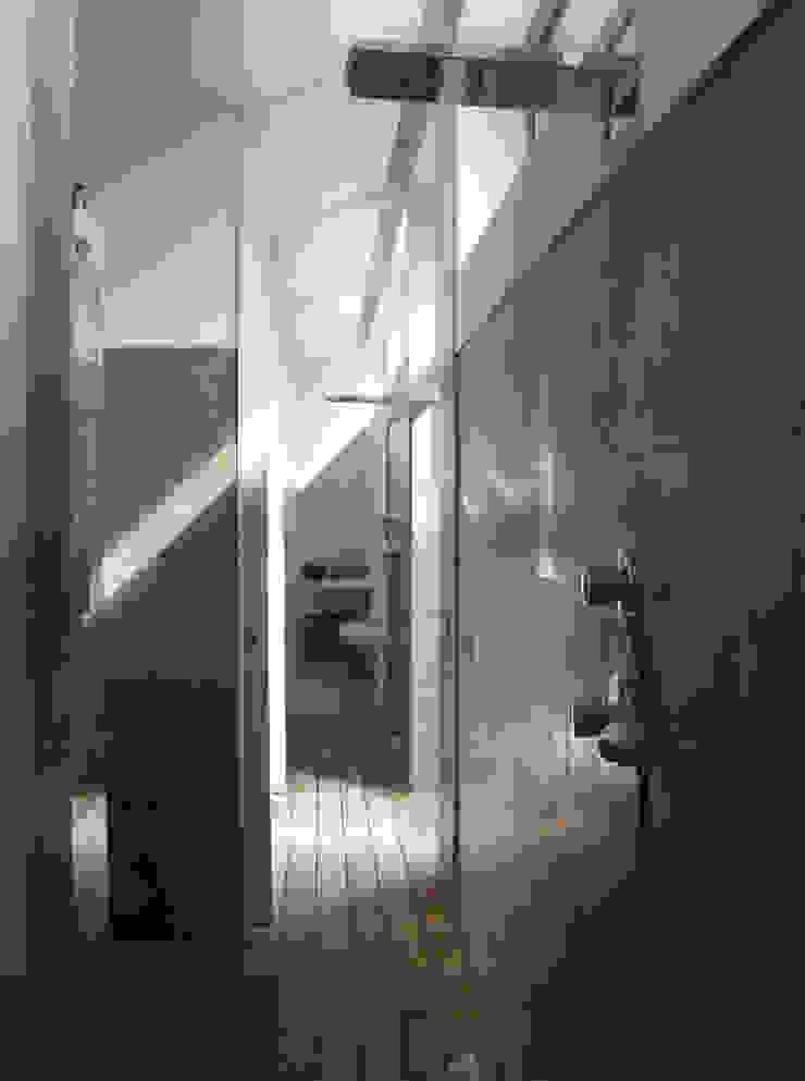 Margarete (Architetti Anselmi S. e Crucianelli E.) Industrial style houses