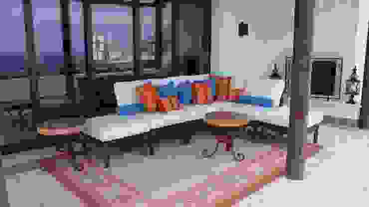 DIAZ DE LUNA SIGNATURE Nowoczesny balkon, taras i weranda