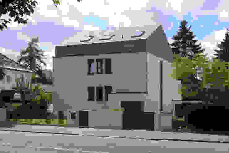 Wohnhaus LU87, THOMAS GRÜNINGER ARCHITEKTEN BDA THOMAS GRÜNINGER ARCHITEKTEN BDA Häuser Wolke,Himmel,Anlage,Gebäude,Fenster,Eigentum,Baum,Haus,Vorrichtung,Tür