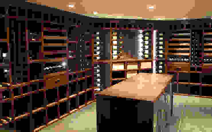 Cave à vin sur mesure en wengé - Courchevel, Degré 12 Degré 12 Modern wine cellar Wood