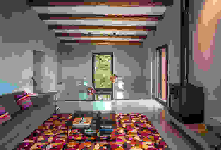 Villa CP ZEST Architecture Livings de estilo rústico