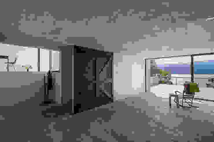 Dellekamp Arquitectos Rustic style balcony, veranda & terrace