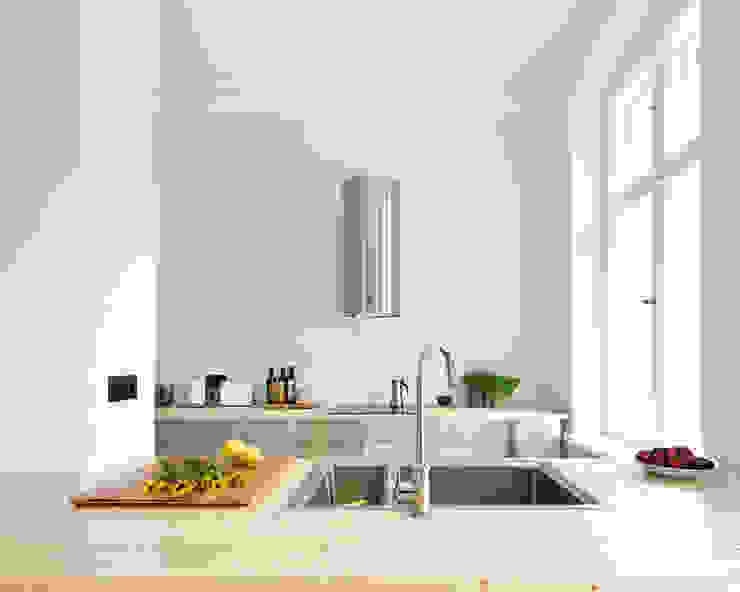 Salas de estar escandinavas por lifelife GmbH Escandinavo