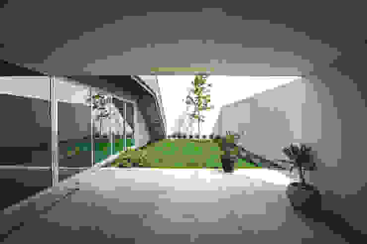 IPE HOUSE P+0 Arquitectura Jardines de estilo moderno